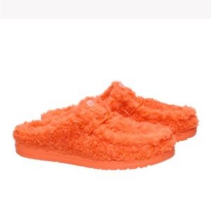 Hey Dude Orange Fuzzy Loafers Wally Men’s Slippers